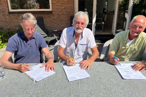 vlnr Marten Nijdam (Sportraad Bergen), Peter van Splunter (Platform Sport Castricum) en Frans Endel (Sportraad Heiloo)